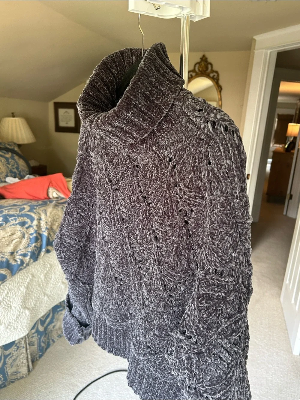 Women’s Cozy Charcoal chunky chenille Sweater. NWT by POL Small